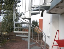 19_aussentreppe_spindel