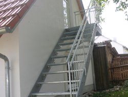 25_aussentreppe_gerade