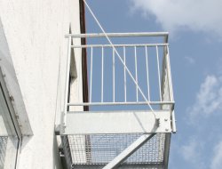 33_aussentreppe_gerade