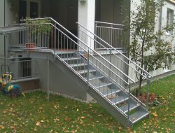 59_aussentreppe_gerade